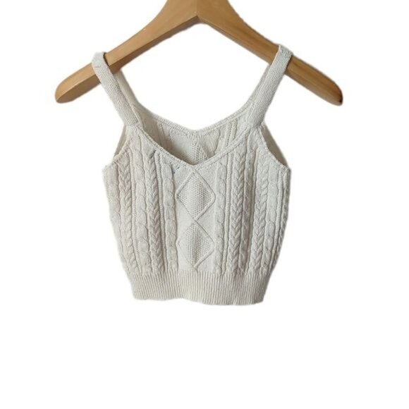 QED London Cable Knit Crop Top Sweater - Picture 4 of 6